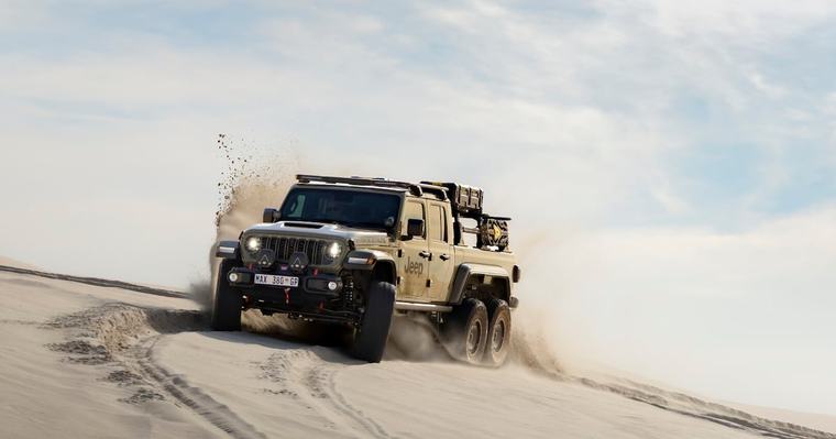 Ulterio Motiv turns Jeep Gladiator into six-wheel Maximus